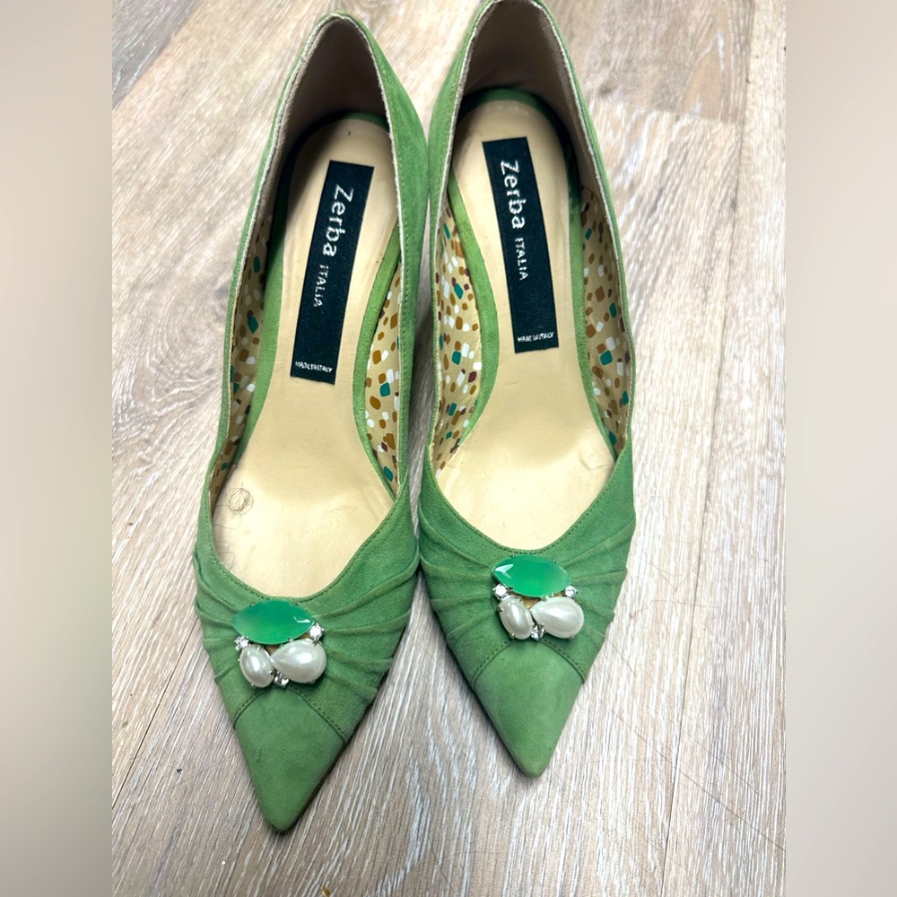 Zerba Solid Green Tones Pointed Toe Gem on Toe Silp On Cuban Heel EUR 37
